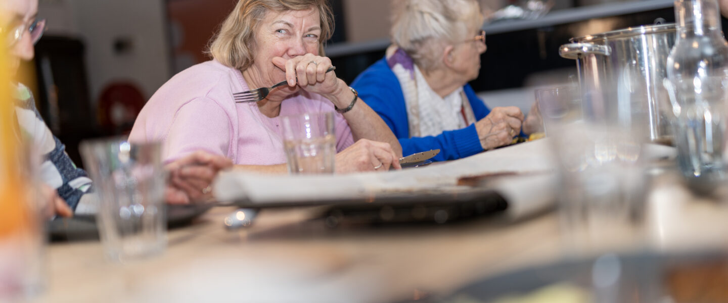 samen aan tafel